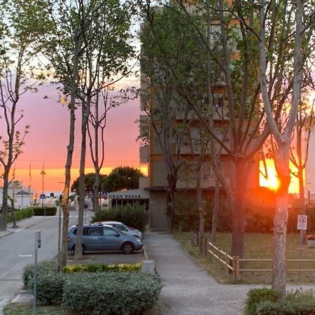 Hotel Calypso Чезенатико Экстерьер фото