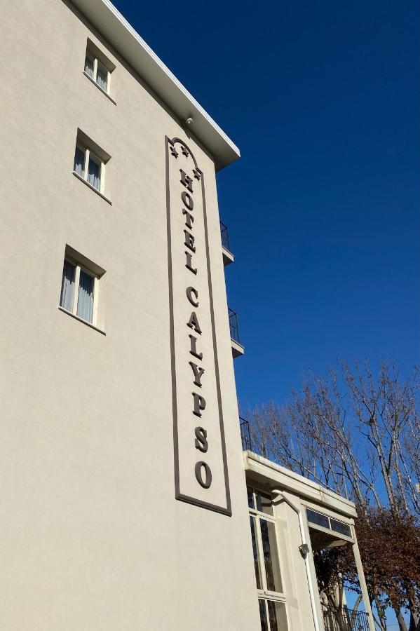 Hotel Calypso Чезенатико Экстерьер фото